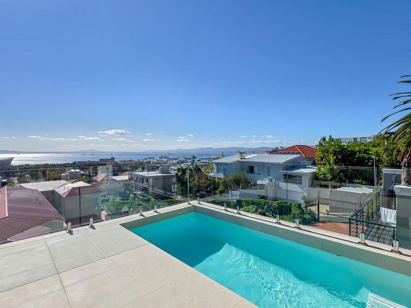 5 Bedroom Property for Sale in Green Point Western Cape